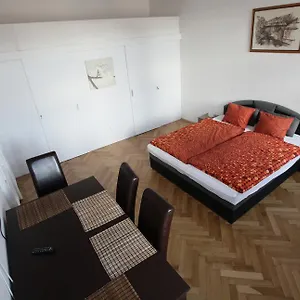 carpe-diem-prague.praguehotelsweb.com/